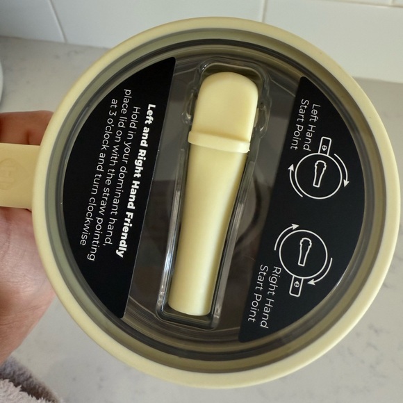 HydroJug X ACTA 40oz Traveler, TORI HALFORD BERRIES AND CREAM - Picture 6 of 7